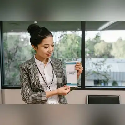 石新彤